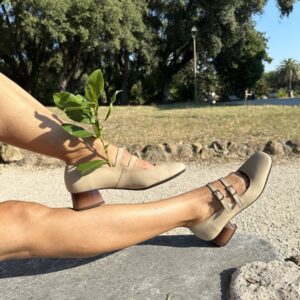 Egle in nappa beige.
