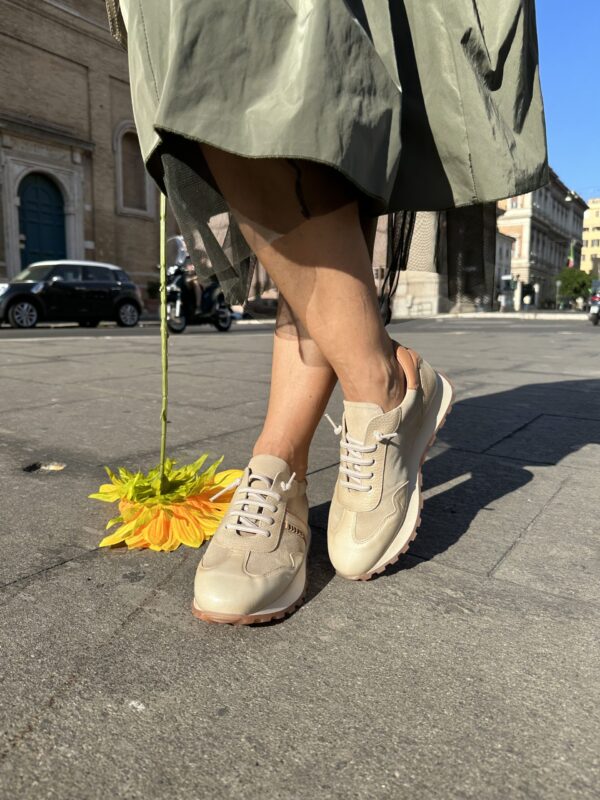 Snaekers Paloma vaniglia in pelle. - immagine 3
