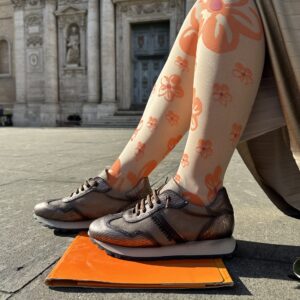 Sneakers Paloma platino.