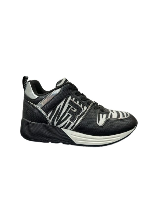 Sneakers zebrata.