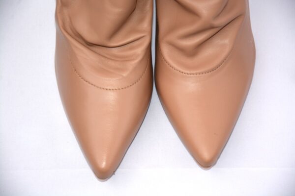 Brigitte stivaletti beige in pelle con tacco 7 - immagine 3