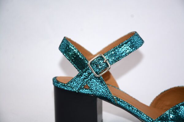 Capri sabot blu metallizzate da donna in pelle con tacco 5 - immagine 6