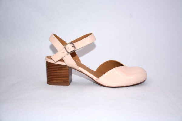 Capri sabot da donna in vernice beige in pelle con tacco 5