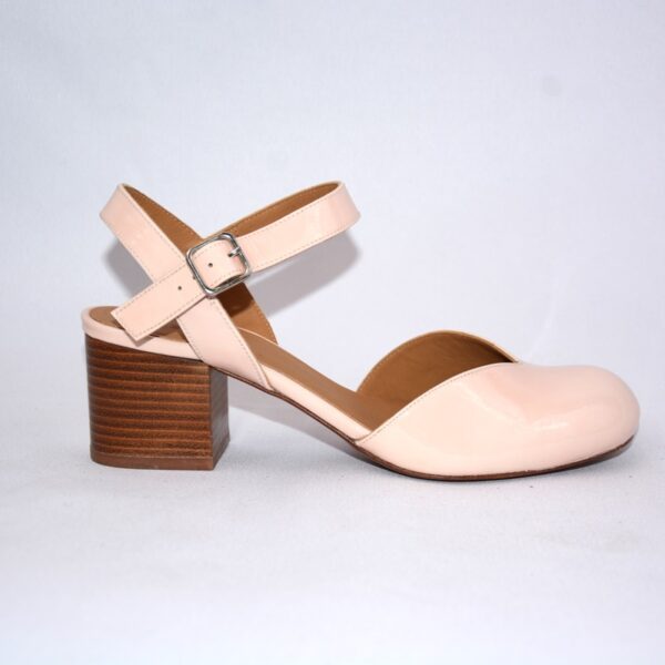 Capri sabot da donna in vernice beige in pelle con tacco 5