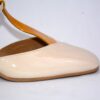 Capri slingback da donna  in vernice beige in pelle tacco 65 - immagine 4