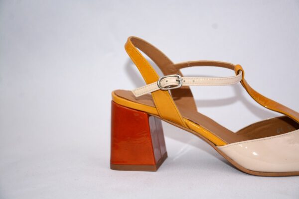 Capri slingback da donna  in vernice beige in pelle tacco 65 - immagine 5
