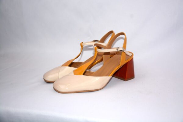Capri slingback da donna  in vernice beige in pelle tacco 65 - immagine 9