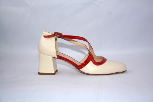 Olen dècolletè aperte donna in pelle color  panna con cinturini charleston e tacco t - immagine 2