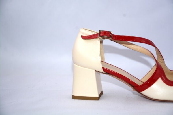Olen dècolletè aperte donna in pelle color  panna con cinturini charleston e tacco t - immagine 8