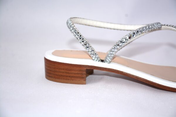 Caraibi sandali flat bianchi in pelle con strass tacco 2 - immagine 4