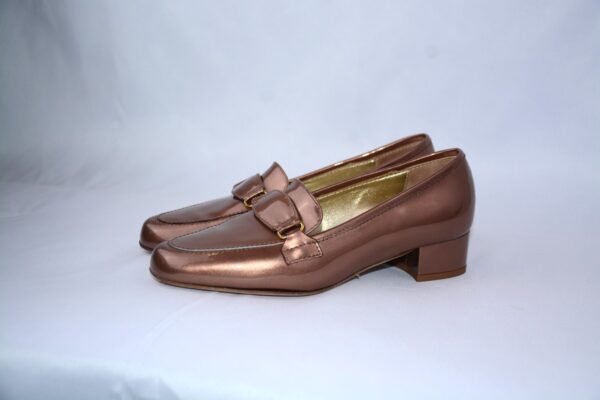 Minerva mocassini da donna in pelle in vernice beige tacco 35 - immagine 3