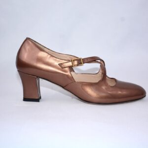 Marilyn dècolletè in vernice beige in pelle con cinturini tacco 5