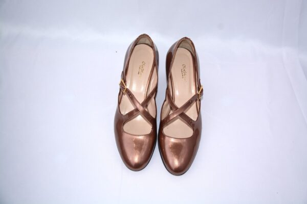Marilyn dècolletè in vernice beige in pelle con cinturini tacco 5 - immagine 6