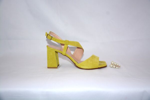 Orchidea sandali in camoscio lime con  tacco 7 - immagine 2