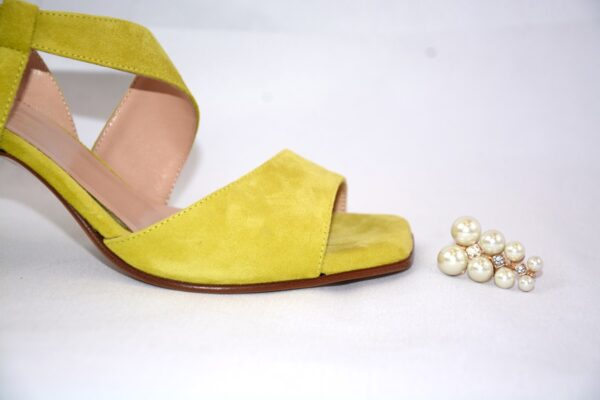 Orchidea sandali in camoscio lime con  tacco 7 - immagine 3