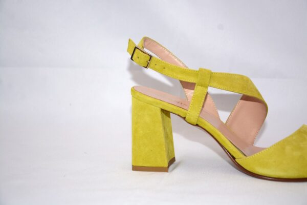 Orchidea sandali in camoscio lime con  tacco 7 - immagine 4