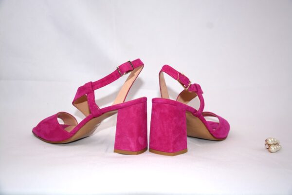 Orchidea sandali in camoscio fucsia  con tacco 7 - immagine 5