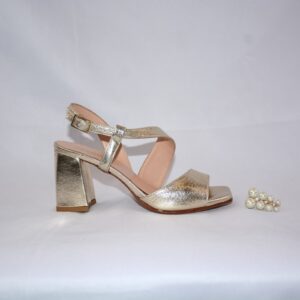 Orchidea sandalo oro in pelle con tacco 7