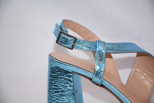Orchidea sandalo blu metalizzato in pelle con tacco 7 - immagine 2