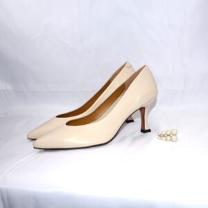 Cenerentola  dècolletè in pelle beige con tacco 70