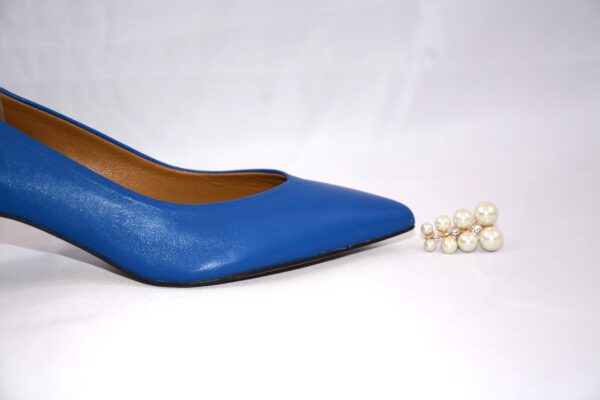 Cenerentola dècolletè donna in pelle  blu elettriche con tacco 50 - immagine 5