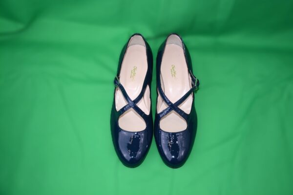 Lulù dècolletè donna in vernice blu con cinturini charleston e tacco 35 - immagine 3