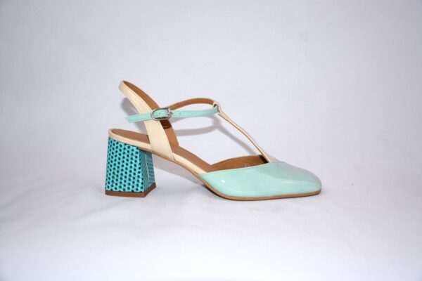 Capri Sky slingback da donna  in vernice azzurra e tacco 65