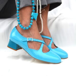 Lulù dècolletè donna in vernice azzurra con cinturini charleston e tacco 35