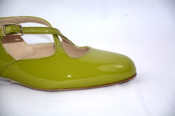 Lulù dècolletè da donna in vernice verde con cinturini charleston tacco 35 - immagine 10