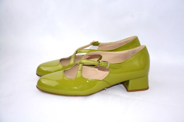 Lulù dècolletè da donna in vernice verde con cinturini charleston tacco 35