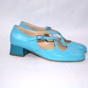 Lulù dècolletè donna in vernice azzurra con cinturini charleston e tacco 35