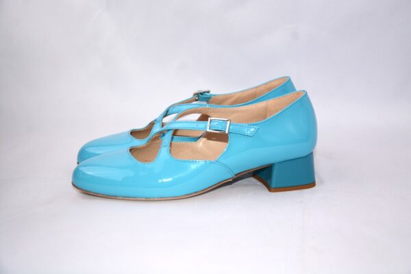 Lulù dècolletè donna in vernice azzurra con cinturini charleston e tacco 35 - immagine 4