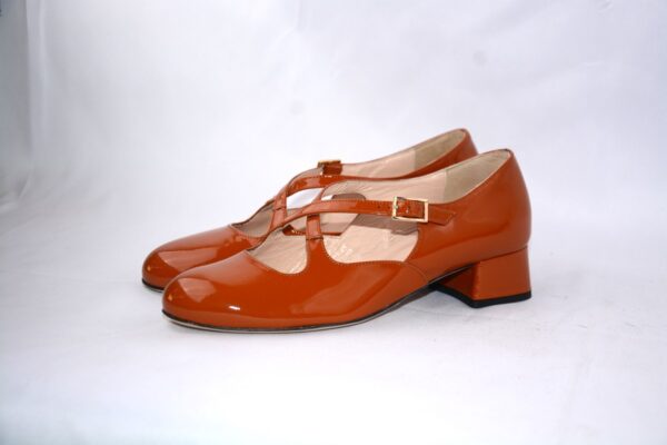 Lulù dècolletè donna in vernice arancione con cinturini charleston e tacco 35