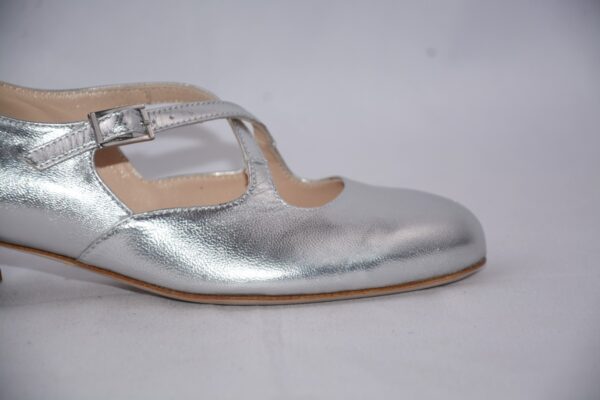 Lulù  dècolletè argento donna  in pelle con cinturini charleston e tacco 35 - immagine 10