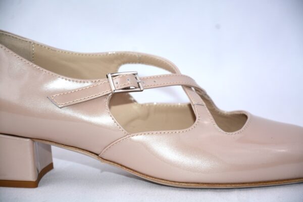 Lulù dècolletè donna in vernice beige con cinturini charleston e tacco 35 - immagine 9