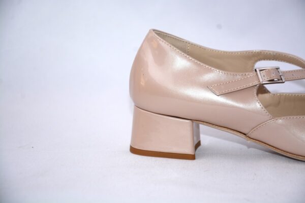 Lulù dècolletè donna in vernice beige con cinturini charleston e tacco 35 - immagine 8