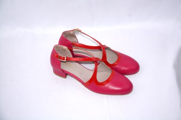 Lulù dècolletè aperte donna in pelle fucsia con cinturini charleston e tacco 35 - immagine 4