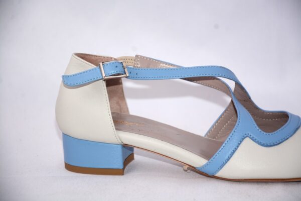 Lulù dècolletè aperte donna in pelle azzurra  con cinturini charleston tacco 35 - immagine 6