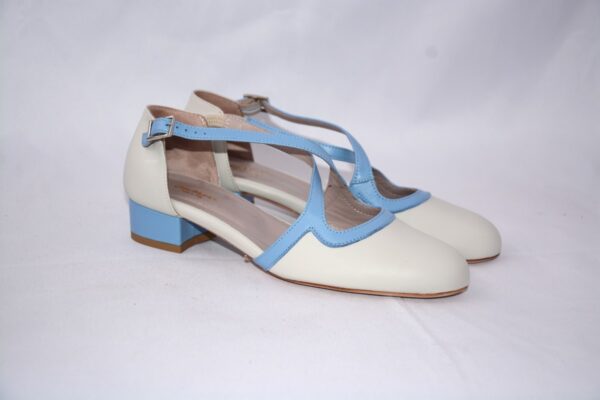 Lulù dècolletè aperte donna in pelle azzurra  con cinturini charleston tacco 35