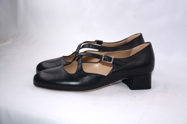 Lulu dècolletè donna in pelle nera con cinturini charleston e tacco 35