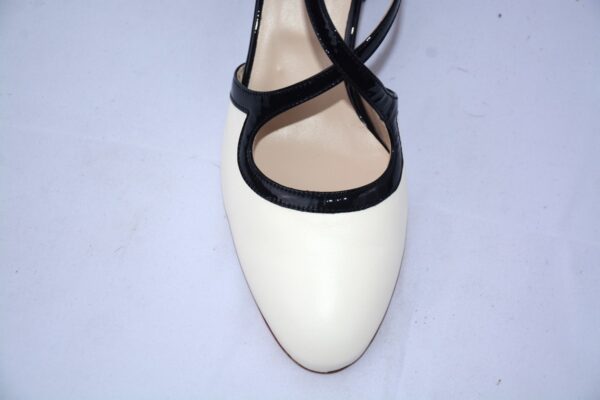 Olen dècolletè donna aperte in pelle color panna con cinturini charleston e tacco 5 - immagine 7