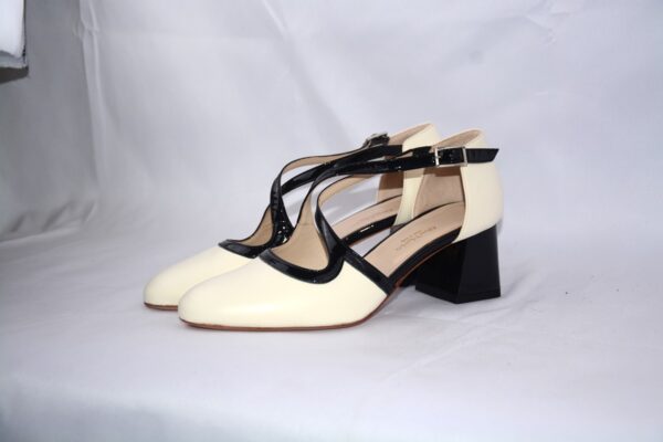 Olen dècolletè donna aperte in pelle color panna con cinturini charleston e tacco 5