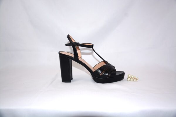 Charlotte sandali neri in pelle con plateau tacco 9