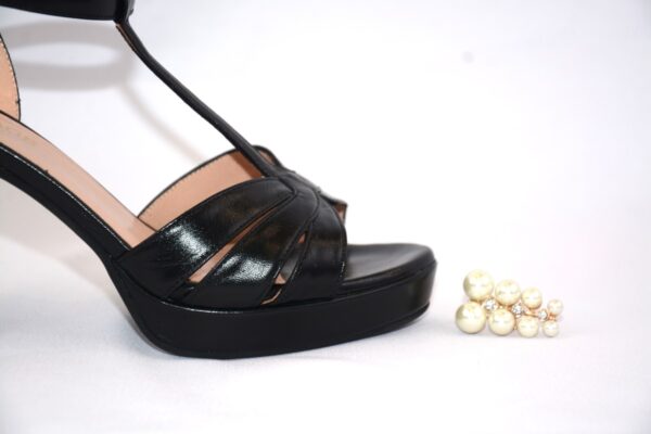 Charlotte sandali neri in pelle con plateau tacco 9 - immagine 8