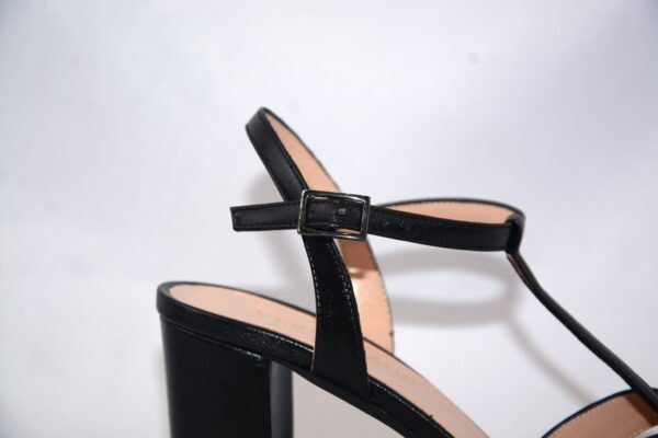 Charlotte sandali neri in pelle con plateau tacco 9 - immagine 3