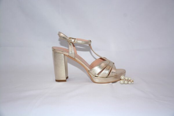 Charlotte sandali oro con plateau tacco 9