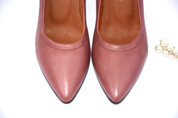 Cenerentola dècolletè color prugna in pelle tacco 7. - immagine 3