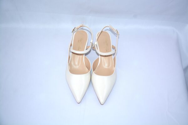 Perla slingback a punta da donna in vernice panna tacco 3 - immagine 3