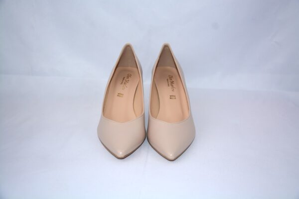 Cenerentola dècolletè a punta in pelle beige tacco 7 - immagine 4