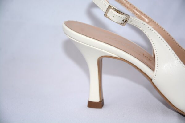 Ofelia slingback a punta da donna  in pelle panna tacco 7 - immagine 4